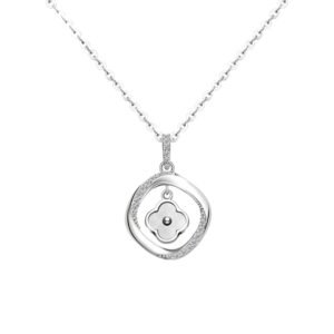 Clover Round Necklace