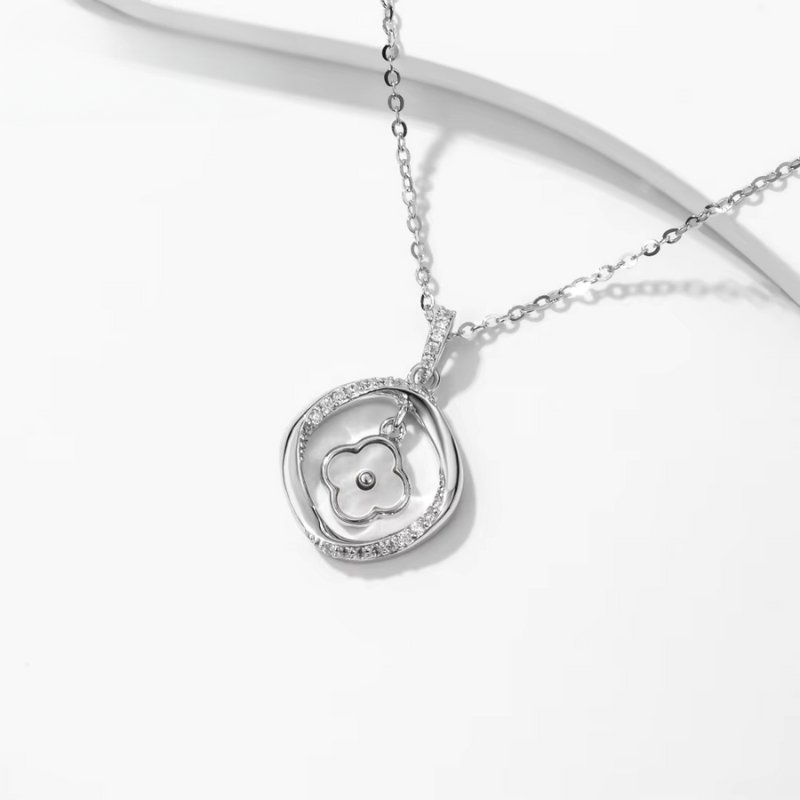 Clover Round Necklace - Image 2
